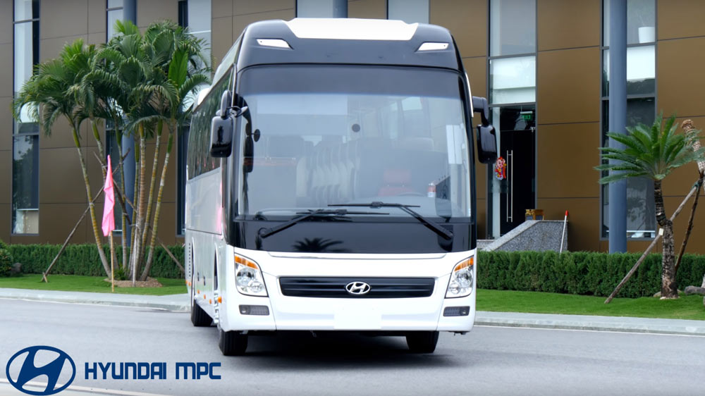 Hyundai Universe Front