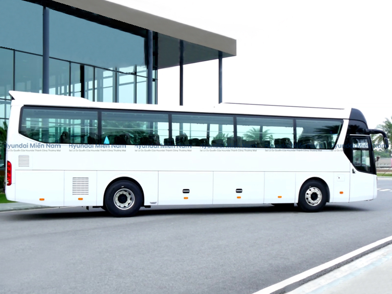 Hyundai Universe Side